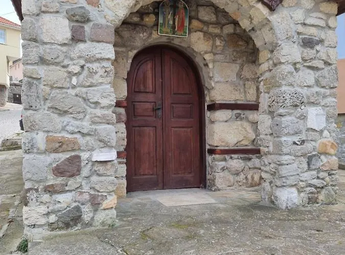 вила диаманти 3*